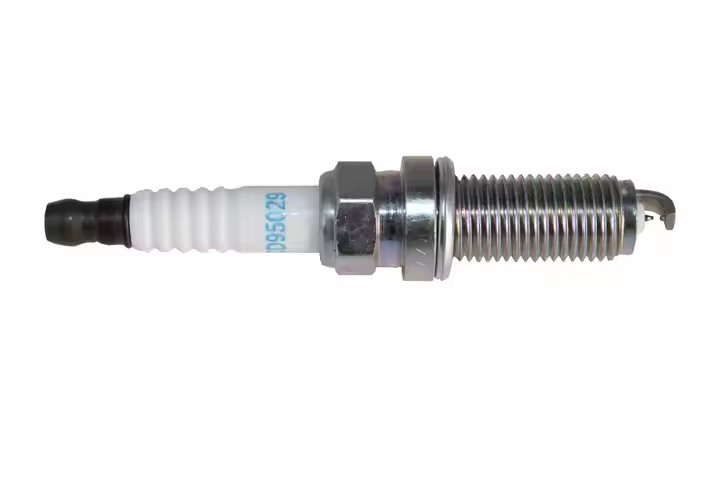 95029 DILKAR8J9G Double Iridium Spark Plugs 90919-01285 For Yota Corolla Levin 1.2T